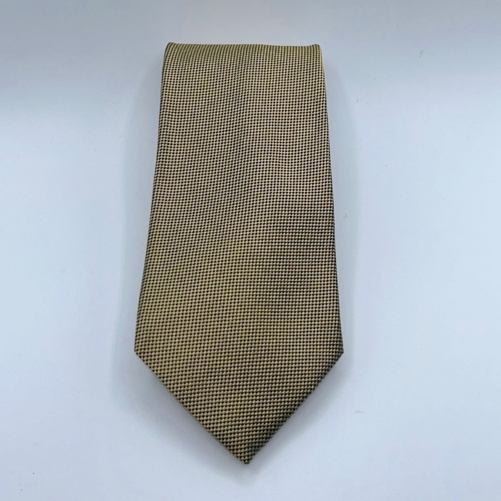 Brooks Brothers Gorgeous Diamond Tie 100% Silk
